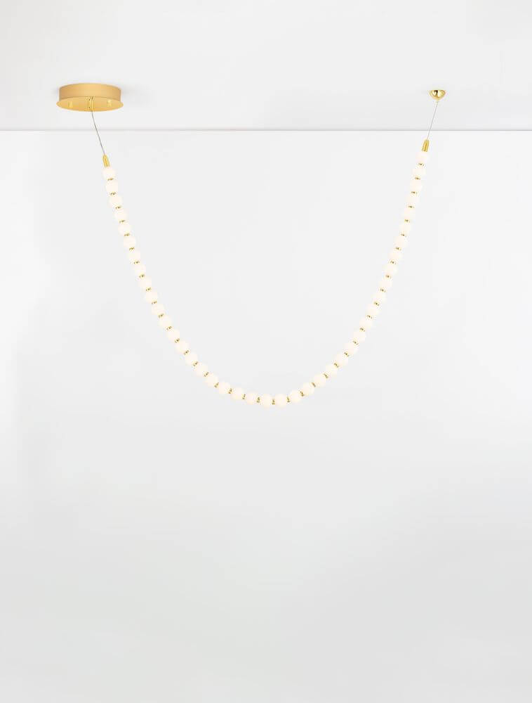 Perla LED Deckenleuchte 42-flammig, 3000K, Gold, mit eleganter Perlenkette und hochwertigem Design.
