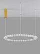 Perla LED Pendelleuchte 46-flammig Ø 104cm 3000K Gold in modernem Design mit goldenen Akzenten.