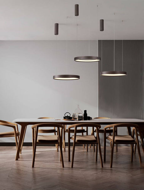 Perrine LED Pendel Ø 40cm 3000K over spisebord, moderne design i børstet aluminium, varmhvidt 3000K lys