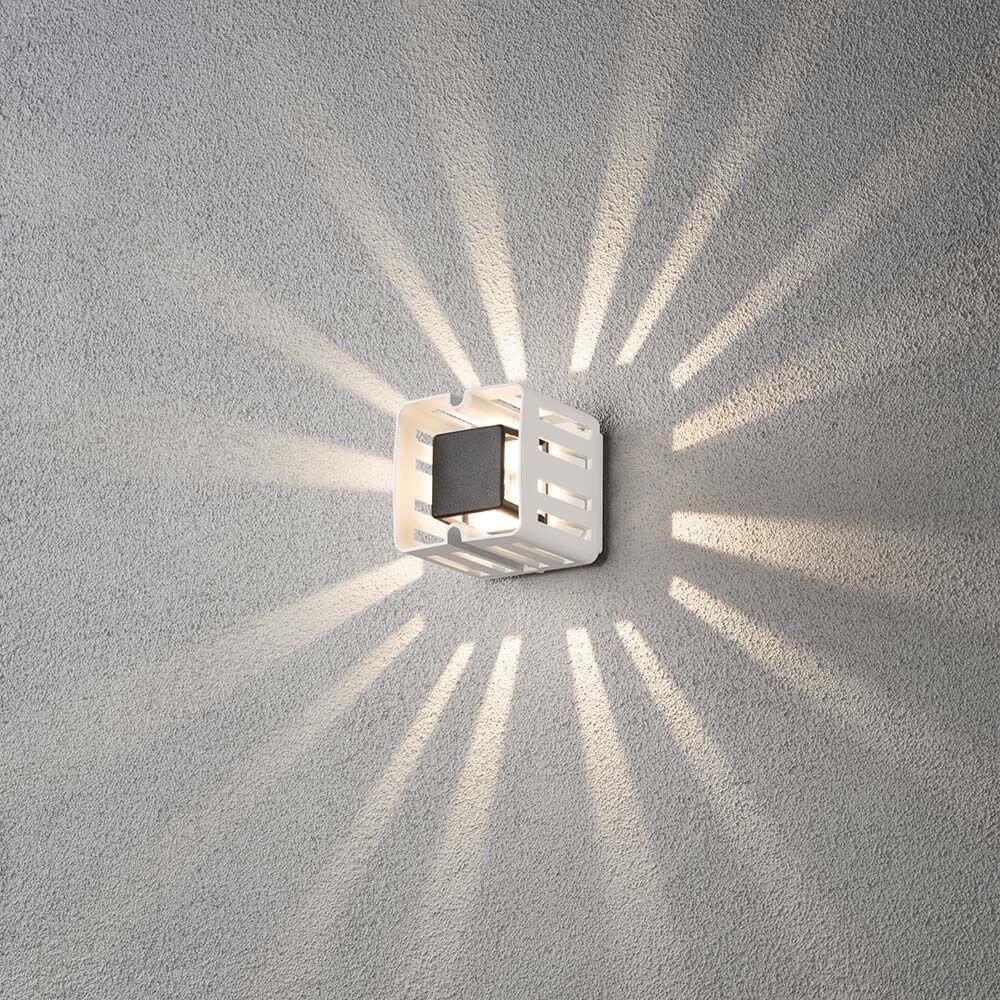 Pescara LED Außen-Wandleuchte Weiß, klares Acrylglas mit strahlendem Lichtdesign an der Wand.