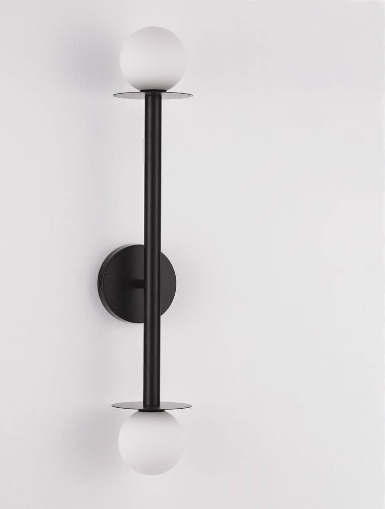 Pielo Wandleuchte G9 H 67cm in modernem Design mit Metall und Opalglas für elegantes Zuhause.