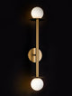 Pielo Wandleuchte G9 H 67cm mit zwei Opalglas-Kugeln und modernem Metall-Design.