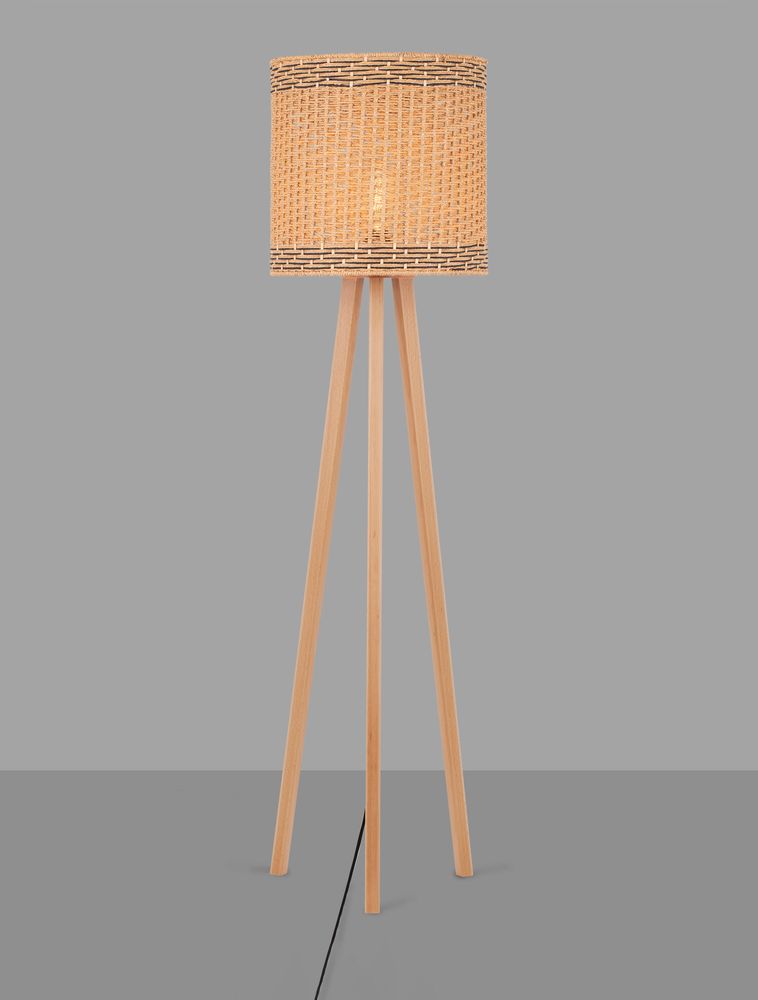 Plette Stehlampe Natur mit einem modernen Design, Rattan-Schirm und Holzfüßen, ideal für jeden Wohnraum.
