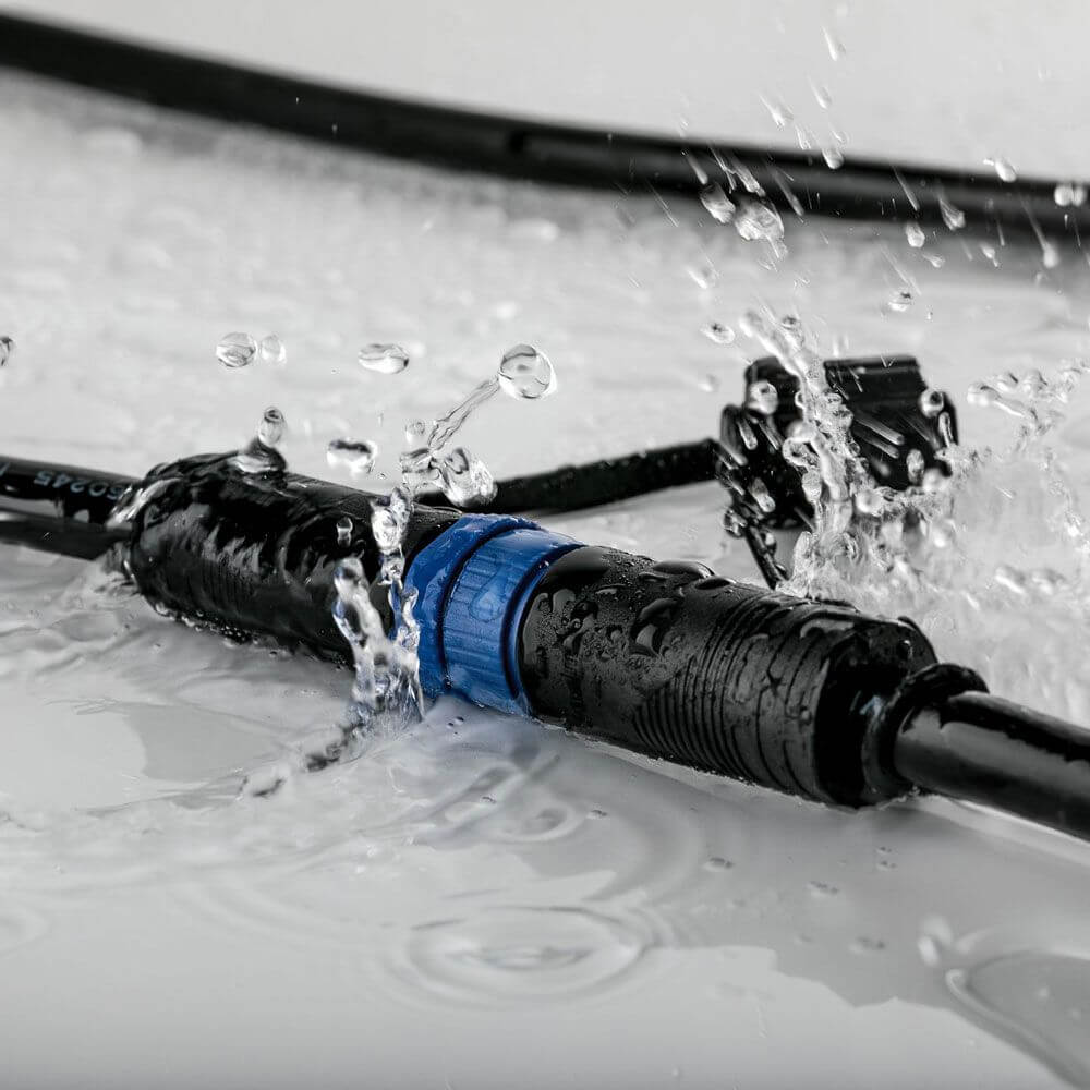 Plug & Shine Bodeneinbaustrahler Floor Mini IP65 95lm 3000K Edelstahl - wasserdichte Verbindung unter Wasser