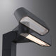 Plug & Shine LED Pollerleuchte Ito Horizontale Ausrichtung IP65 mit modernem Design und asymmetrischem Ausstrahlwinkel.