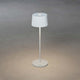 Positano Outdoor LED Akku Tischleuchte in Weiß, dimmbar mit 2700 und 3000 Kelvin, ideal für Garten und Balkon.