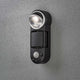 Prato Batterie LED Außen-Wandlampe mit Bewegungsmelder Schwarz an einer Wand montiert.