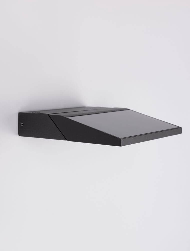 Prim LED Außenwandleuchte 3000K Anthrazit IP65, moderne Solar-Wandleuchte mit elegantem Design in Anthrazit.