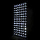 Bubbles Design Hängeleuchte 190 in einem modernen Raum, dekorativer Lichtscreen mit kugelförmigen Modulen.