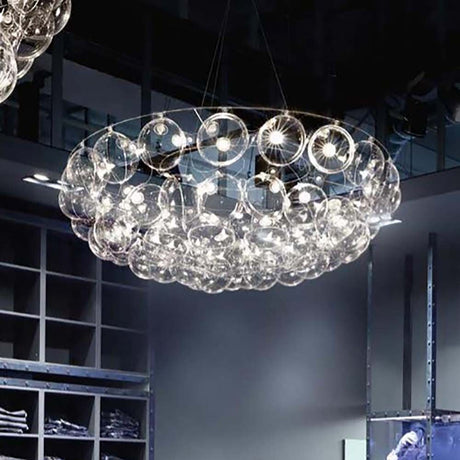Half Superstar Design-Hängeleuchte 100cm in stilvollem Raum mit Bubbles® Technologie.