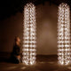 Hightower Design-Stehleuchte in Form einer beleuchteten Säule mit pneumatischer Technologie und LEDs.