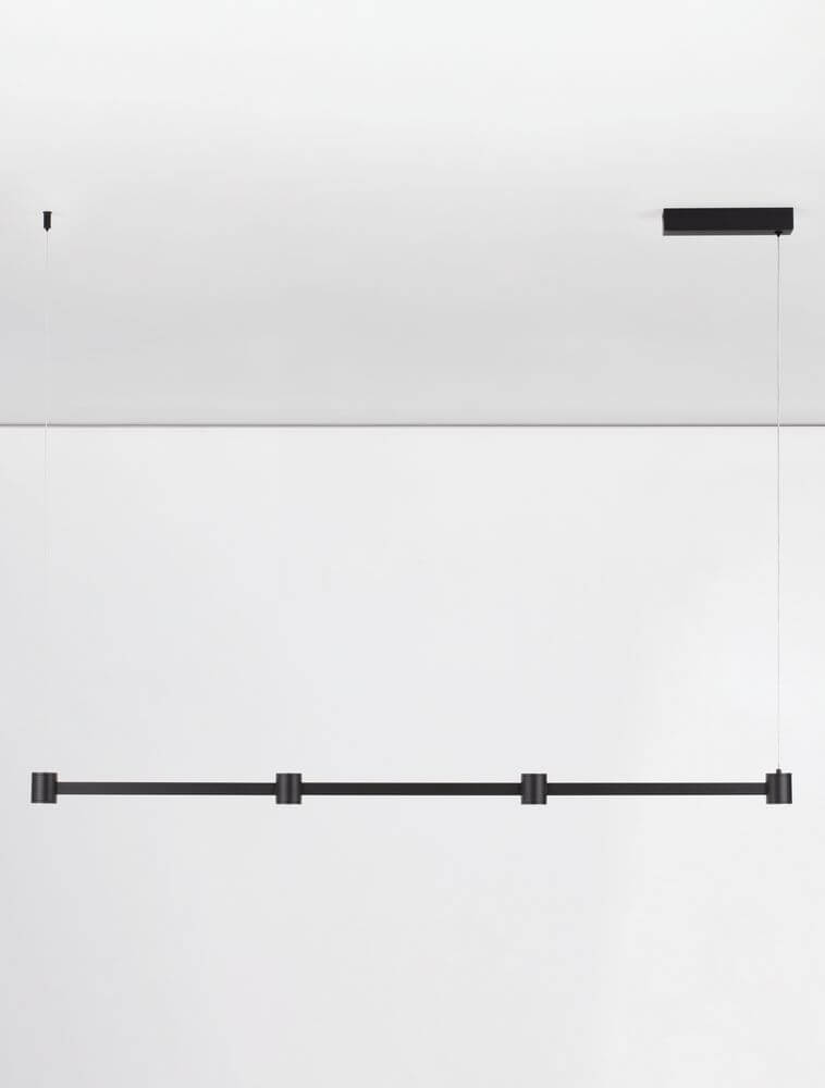 Puize LED Pendelleuchte 4-flammig 3000K Schwarz über einem modernen weißen Hintergrund.