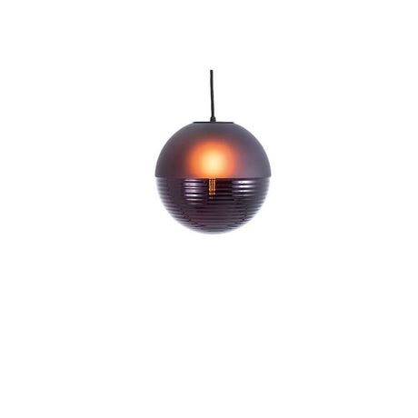 Pulpo LED Hängeleuchte Stellar Small Ø 23cm in modernem, kugelförmigem Design mit sanftem Licht.
