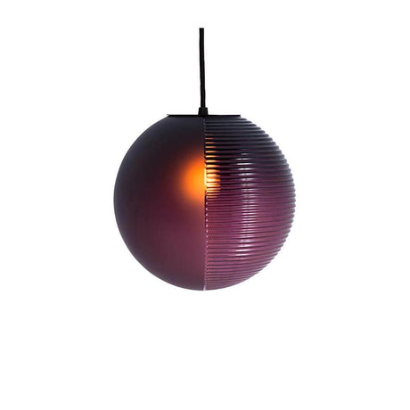 Pulpo LED Pendellampe Stellar Big Ø 39cm in lila mit gerilltem Design und sanftem Lichtschein