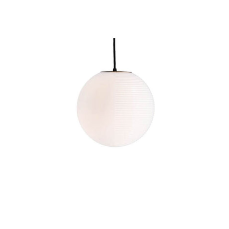 Pulpo LED Pendelleuchte Stellar Medium Ø 31cm mit trübem Transparentfolien-Design und geometrischen Mustern.
