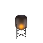 Pulp LED Bordlampe Oda Medium Ø 45cm H 85cm med varmt lys på sort ramme.