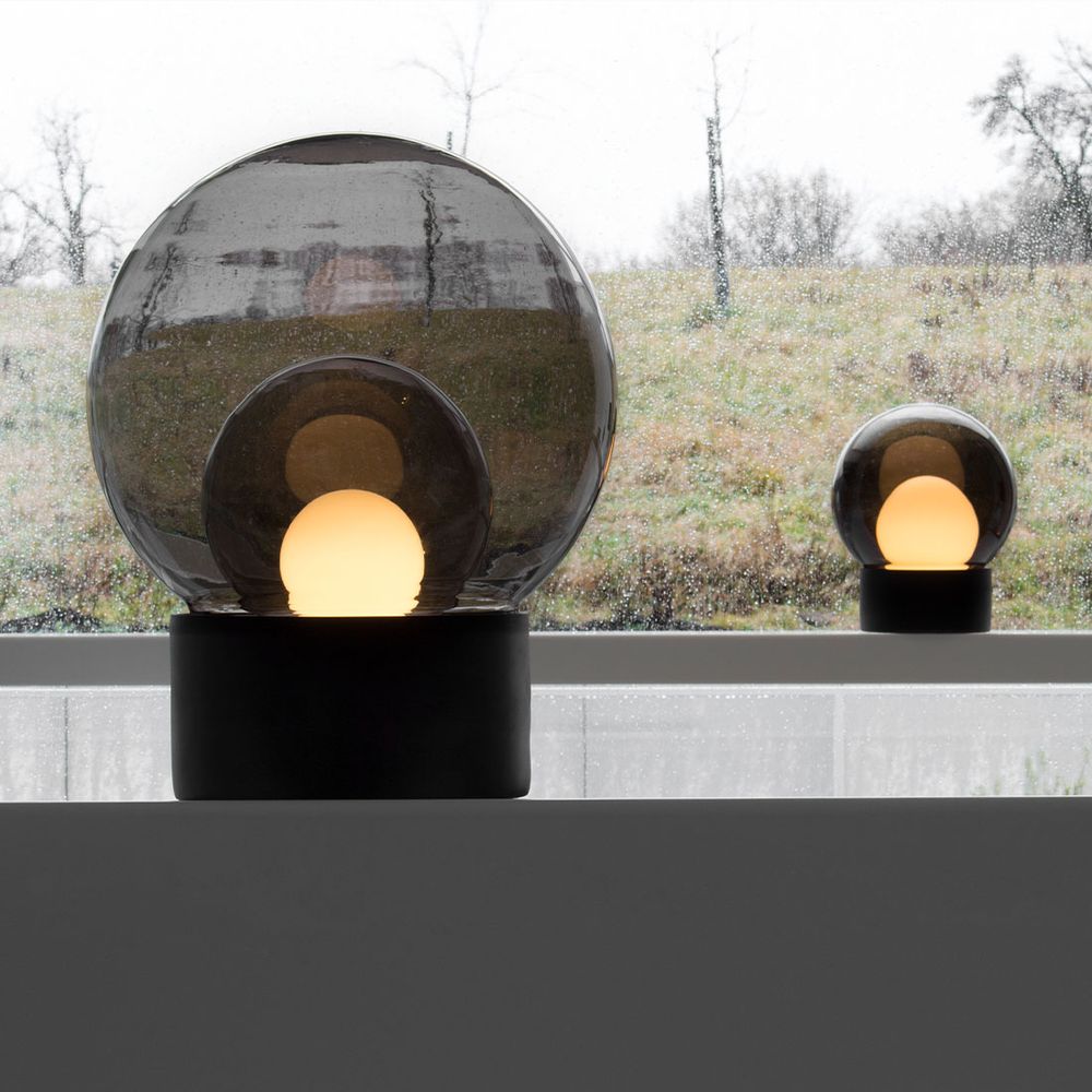 Pulpo LED pöytävalaisin Boule High Ø 52cm
