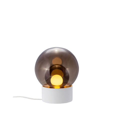 Pulpo LED Tischleuchte Boule Small mit matt weißem Porzellanfuß und mundgeblasenem Kugelglas, Ø 29cm.