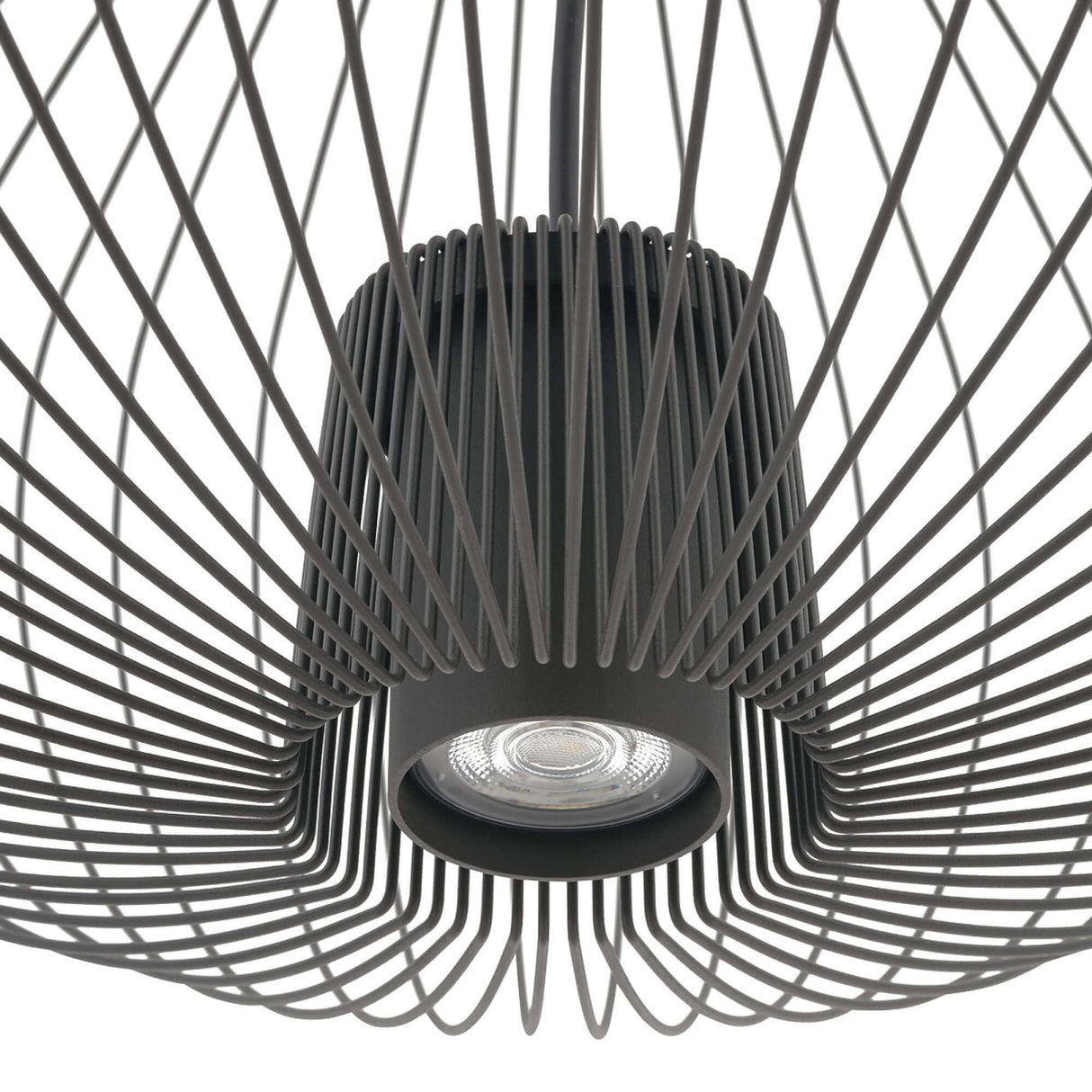 Pumpkin M Hängeleuchte Ø 54,5cm H 33cm im modernen Design mit eleganten Linien und funktionaler Ästhetik.