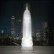 Empire Tischleuchte im urbanen Ambiente, inspiriert vom Empire State Building.