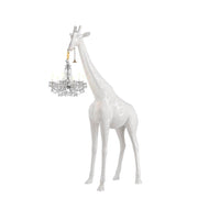 Giraffe in Love M Outdoor Stehleuchte 265cm mit klassischem Kronleuchter im Marie-Thérèse-Stil.