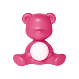 Teddy Girl Akku Tischleuchte in pink, entworfen von Stefano Giovannoni, im Look eines traditionellen Teddybären.