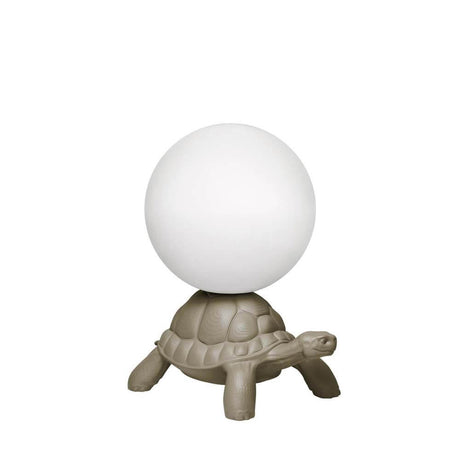 Turtle Carry LED Akku Leuchte IP55 mit leuchtendem Ball auf dem Panzer, ideal für Heim und Außenbereich.