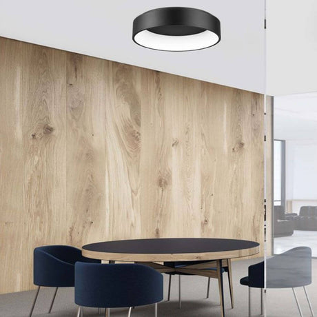 LED Plafonnier Rando Ø 60 cm 2520 lm, 3000 K noir dans un espace moderne à l’aspect bois
