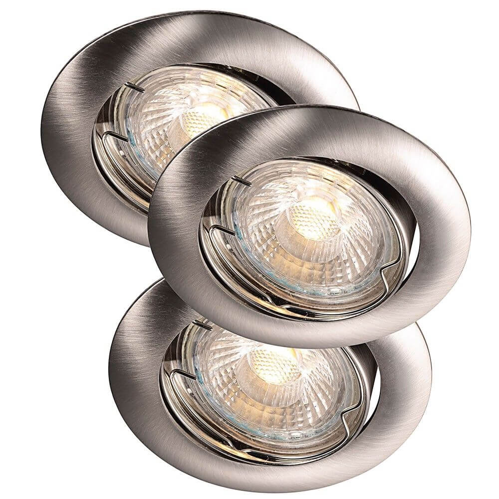 Recess LED Einbaustrahler Stahl-Gebürstet in modernem Design mit drei runden Leuchten.