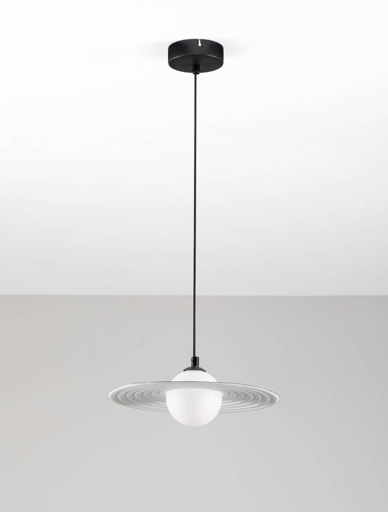 Reflet Pendelleuchte Schwarz, Weiß – moderne Lampe mit schwarzem Acryl und weißem Aluminium für stilvolle Akzente.