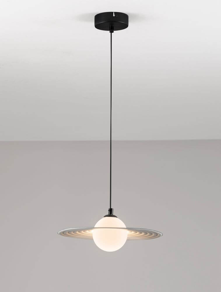 Reflet Pendelleuchte Schwarz, Weiß mit modernem Design und eleganten Akzenten, ideal für Wohn- und Essbereiche.