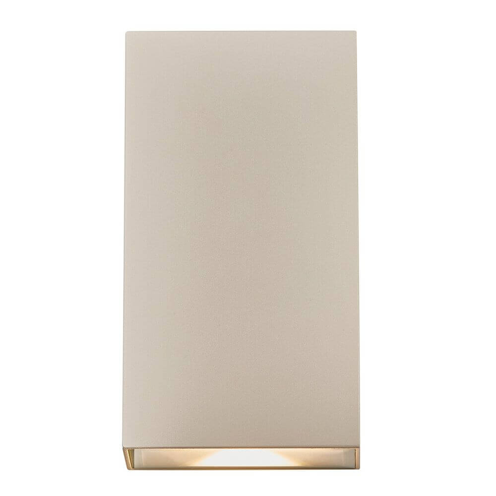 Rold Flat LED Wandleuchte IP54 in minimalistischem Design, produziert warmes Licht nach oben und unten.