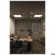 LED Panel 620 Deckenleuchte Weiß 3000K in modernem Büro mit Schreibtisch und Fenster.