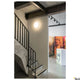 Lipsy 40 Drum LED Deckenlampe Dali Weiß 3000-4000K an Treppe in modernem Raum