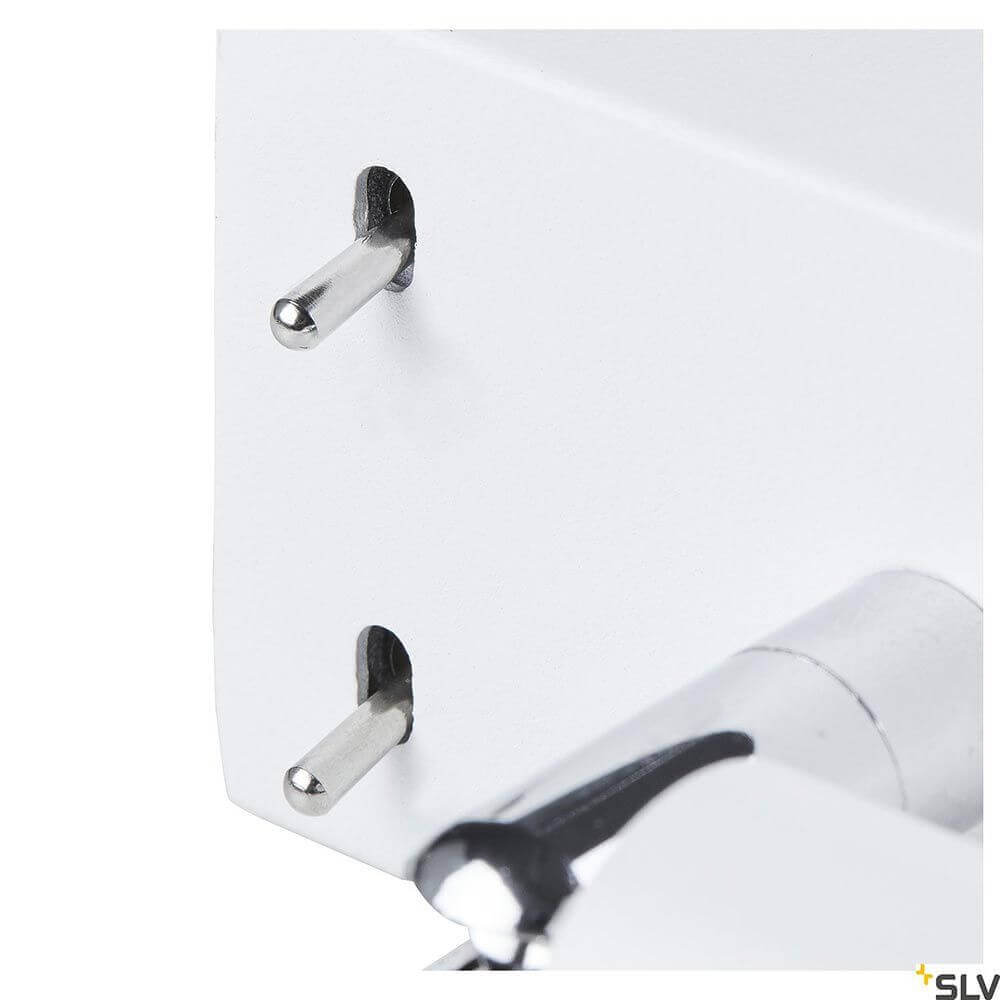 Detailaufnahme der Quadrass LED Wandleuchte mit Montagehalterung und Metallstiften von SLV.