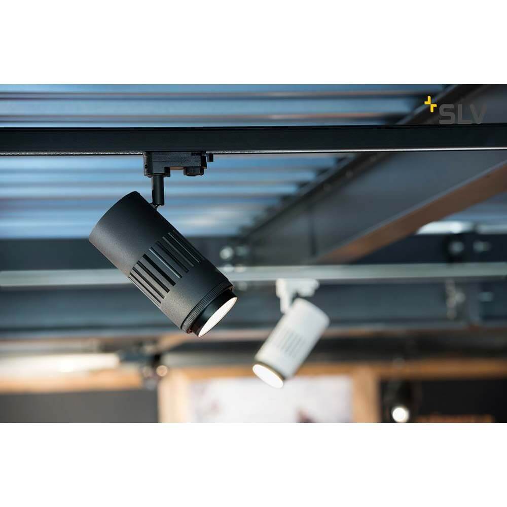 Stuctec LED Zooming Lens Strahler für 3Ph-Schiene 3000K Schwarz an Hochvolt-Schienen-System.