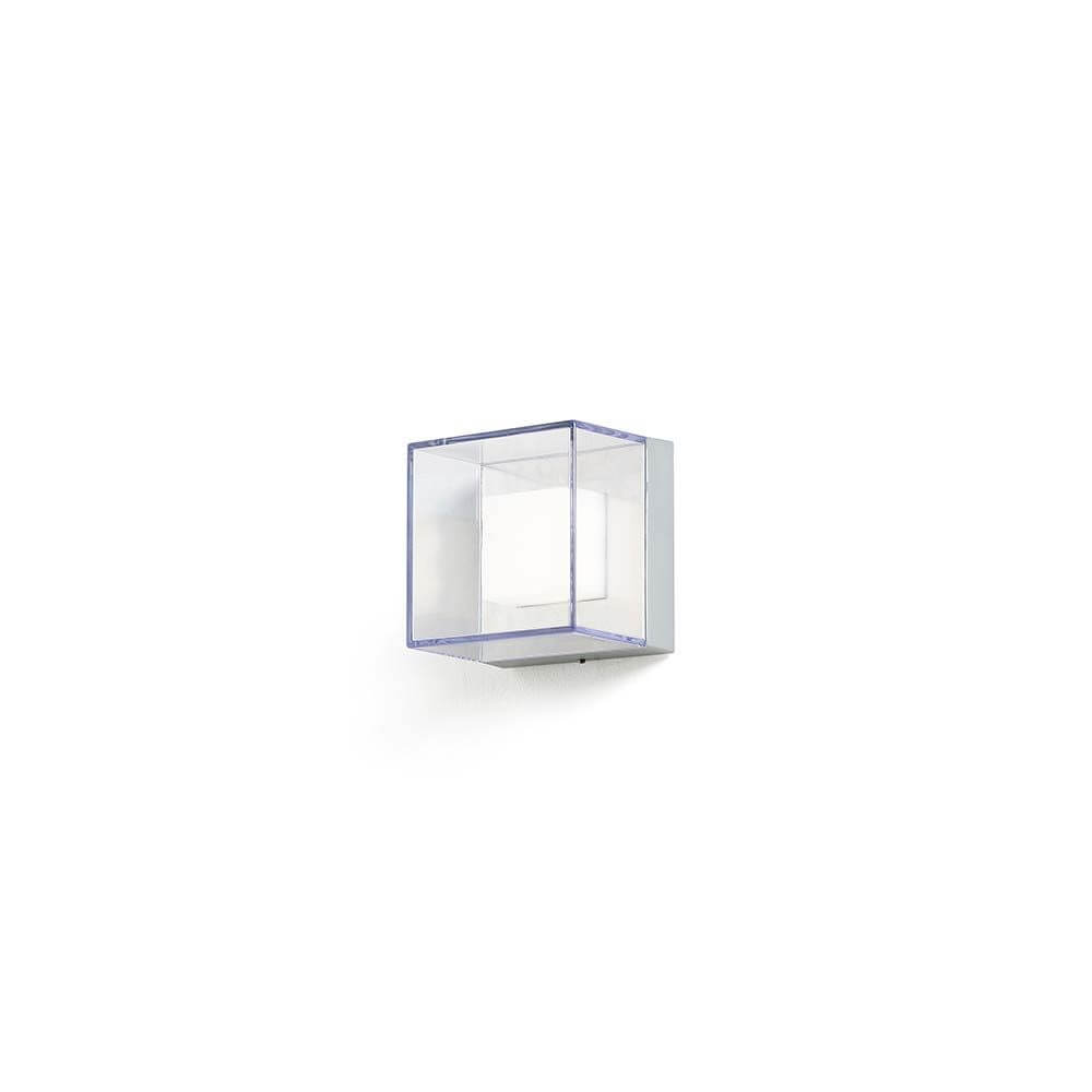 Sanremo LED Außenwandleuchte Grau an einer Wand montiert, modernes Design und energieeffiziente Beleuchtung.