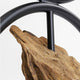 Detailansicht von Schlichte Stehleuchte Nature Circles mit Holz und Metall.