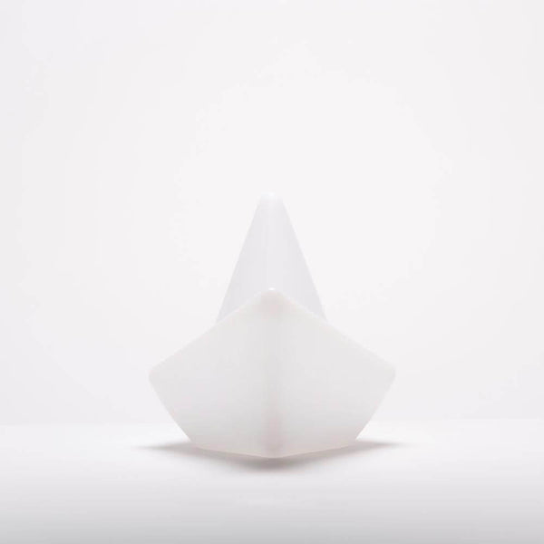 Simbara uppladdningsbar LED-dekolampa The Boat i origami-design, robust och simbar för stämningsfull belysning.