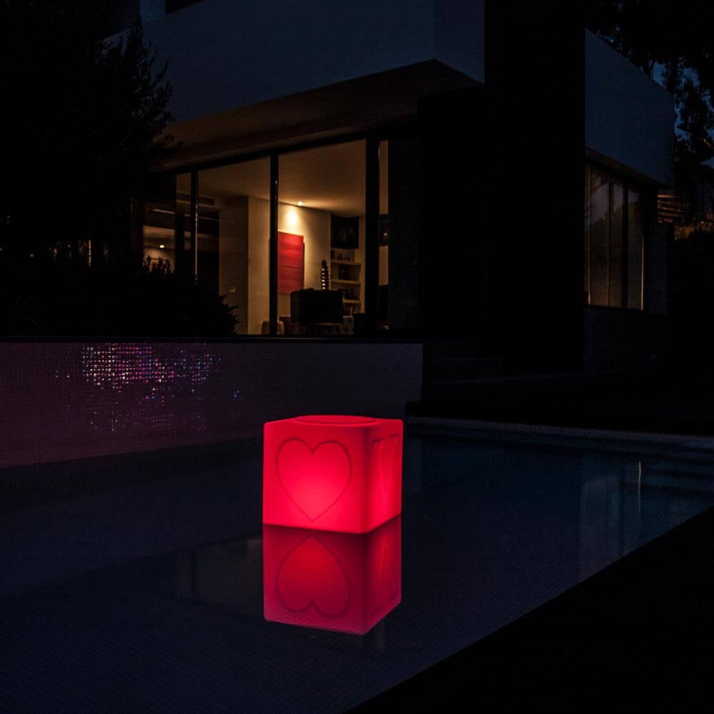 Schwimmfähiger Akku-LED-Lichtwürfel The Love