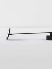 Scope LED Wandleuchte 2-flammig 3000K seitlich von vorne, modernes Design mit schwarzer Halterung.