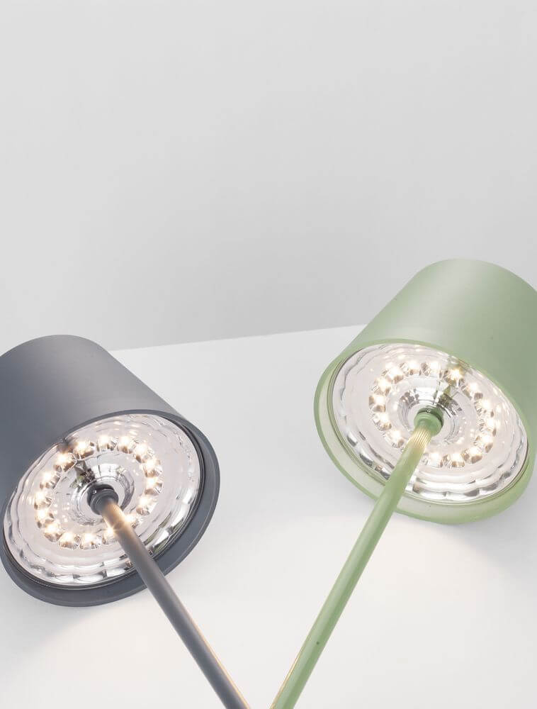 Seina LED Außentischleuchte 3000K IP54 in modernem Design und verschiedenen Farben.