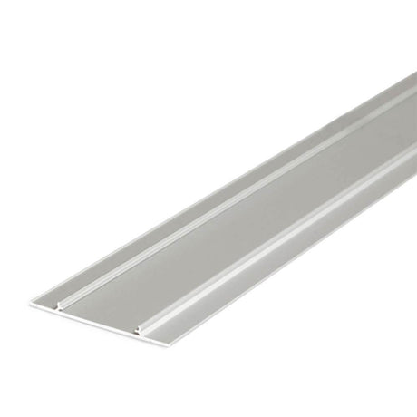 Seitliche Abdeckung 200cm Alu-eloxiert für Aufbau-Wandprofil schräg auf einem weißen Hintergrund