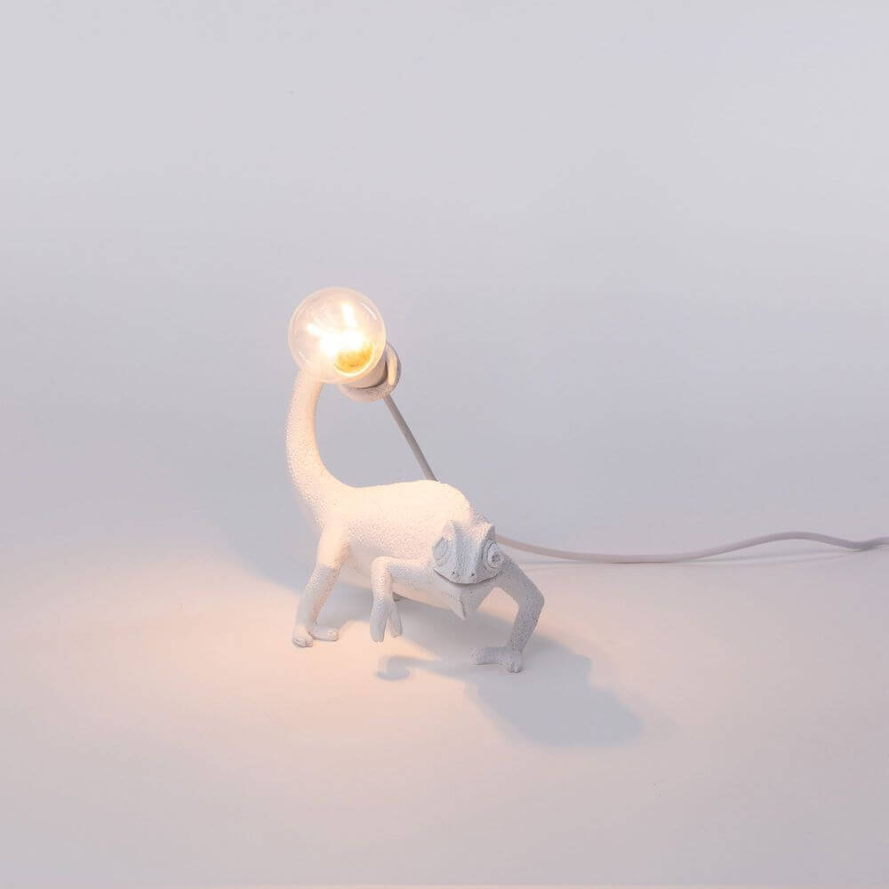 Seletti Chameleon Still LED-Tischleuchte USB Weiß – weiße Chamäleon-Lampe mit Leuchtmittel am Schwanz, Designer Marcantonio Raimondi Malerba