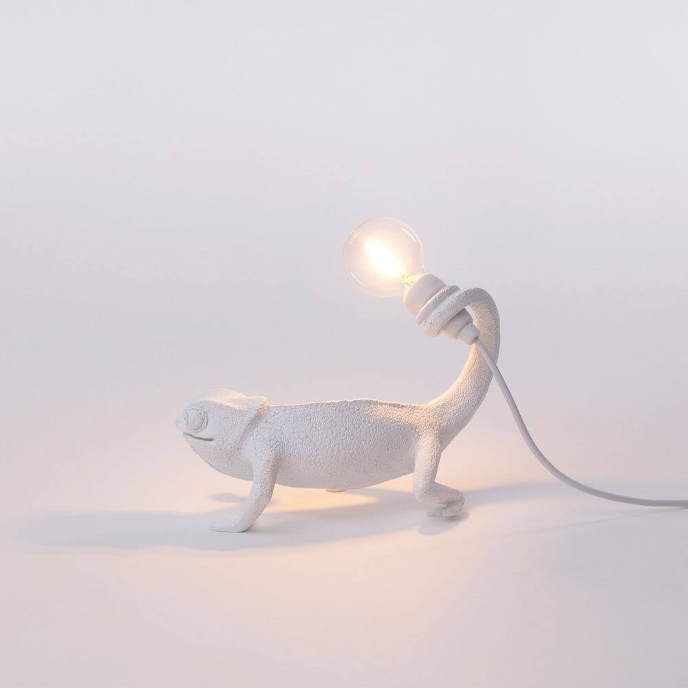 Seletti Chameleon Still LED-Tischleuchte USB Weiß – weißes Chamäleon mit Leuchtmittel im Schwanz, Design von Marcantonio Raimondi Malerba
