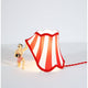 Seletti Circus Super Jimmy Tischleuchte Mehrfarbig – bunte Lampenschirm-Figur im Zirkusstil mit rot-weiß gestreiftem Schirm