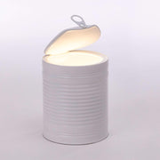 Lampe décorative Seletti Daily Glow Tomato LED-de décoration blanche en forme de boîte de conserve, en résine, avec couvercle ouvert et lumière indirecte chaude
