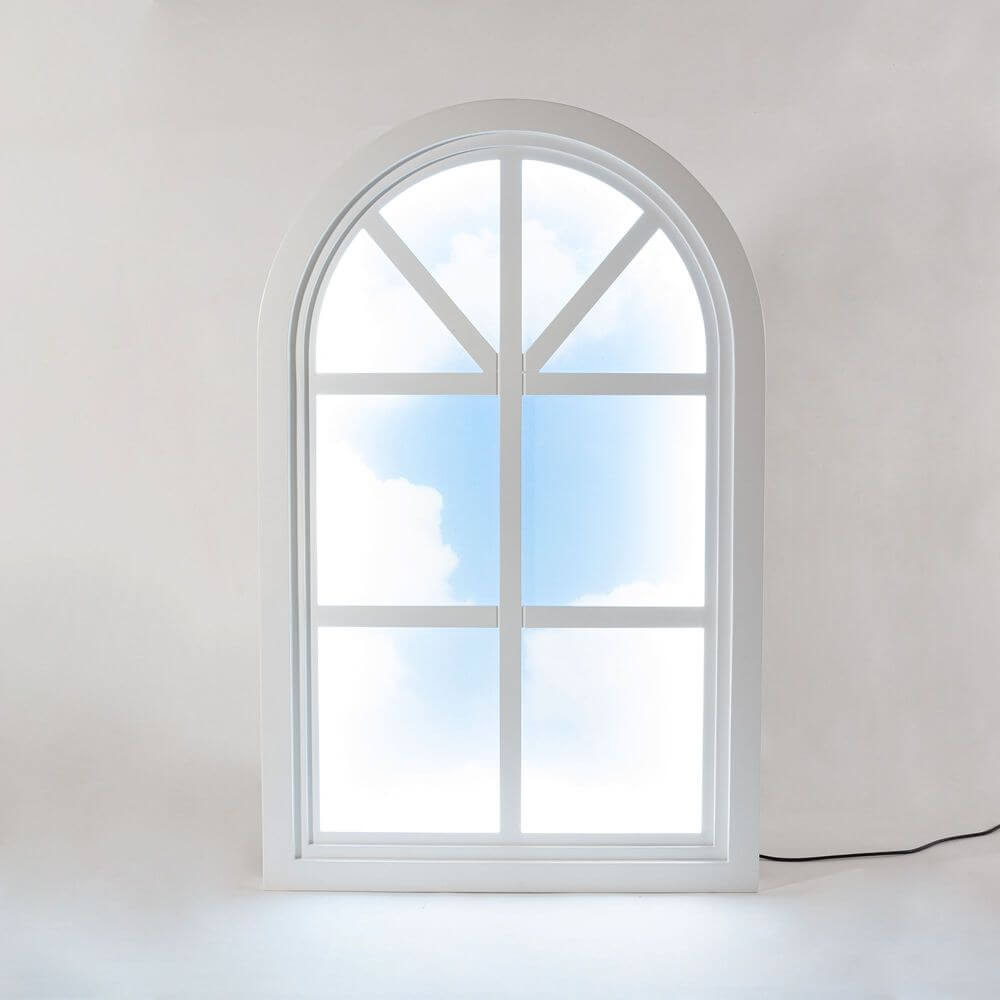 Seletti Grenier Window LED-Wandleuchte dimmbar – dekorative Wandlampe mit Fensterillusion und blauem Himmel, dimmbares Kunstobjekt von Marcantonio