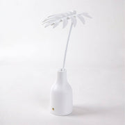 Seletti Leaf Light Stellou Tischleuchte Harz Metall, weiße Blatt-Tischlampe mit skulpturalem Pflanzendesign