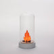 Seletti My Little Bonfire LED-Tischleuchte Flammeneffekt unter Glaskuppel, detailreiche Harzflamme auf Holzsockel, warmes Lagerfeuer-Ambiente